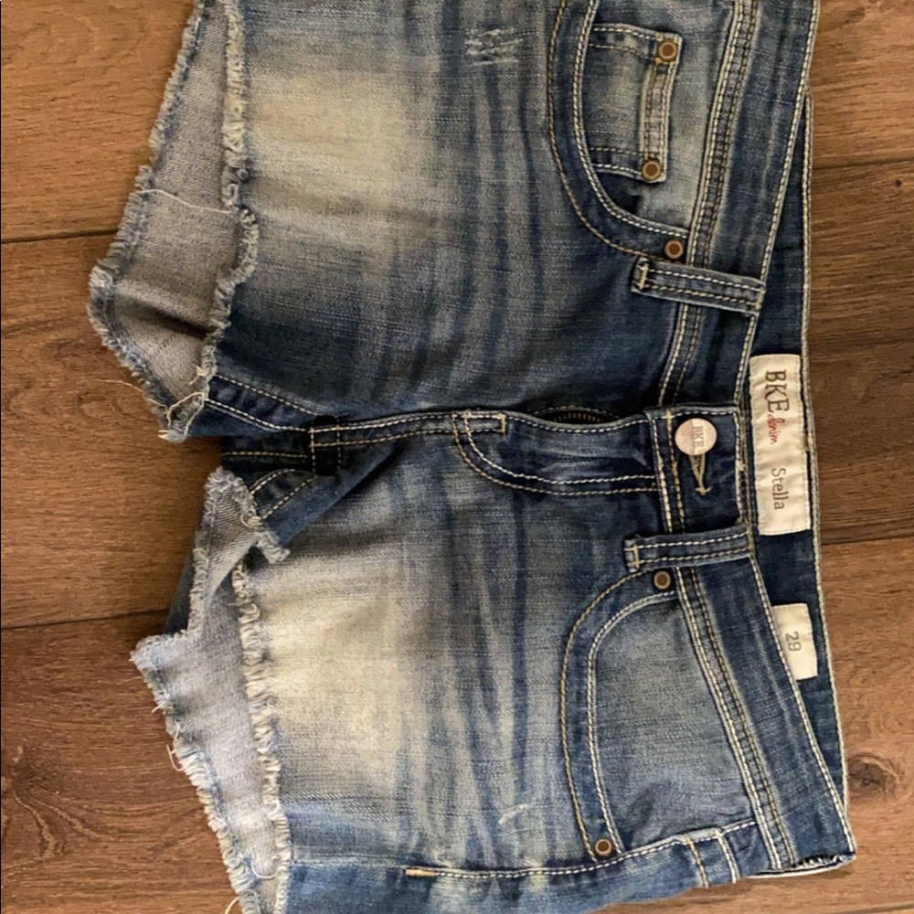 BKE STELLA SHORTS SIZE 29